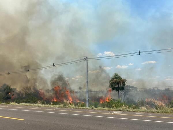 Arduo trabajo de bomberos durante fin de semana ante ola de incendios