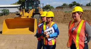 Más de 100 jóvenes culminaron su formación en área de la construcción en Villeta
