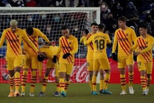 Barcelona gana a Alavés y se acerca a puestos de Champions