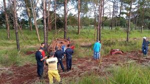 Automóvil pierde el control y vuelca, ocasionando la muerte de una mujer - Nacionales - ABC Color