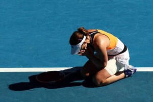 La veterana Alize Cornet sorprende a Simona Halep en el Australia Open