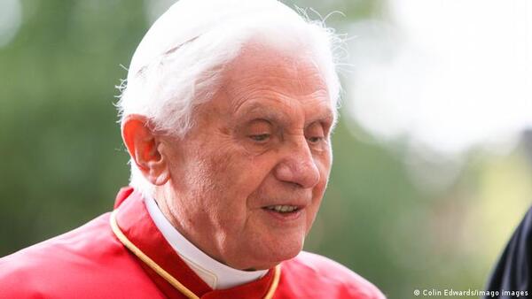 Papa Benedicto XVI admite falso testimonio en informes de abuso