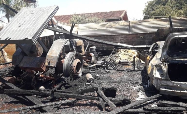 Diario HOY | Incendio consume cinco toneladas de granos de soja, insumos y máquinas