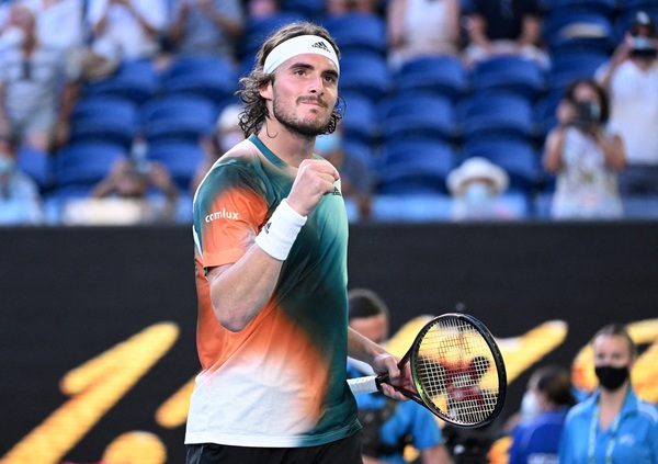 Medvedev y Tsitsipas sufren, pero pasan a cuartos del Abierto de Australia