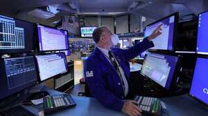 Argentina: caen las acciones y los bonos y el riesgo país se acerca a los 2000 puntos