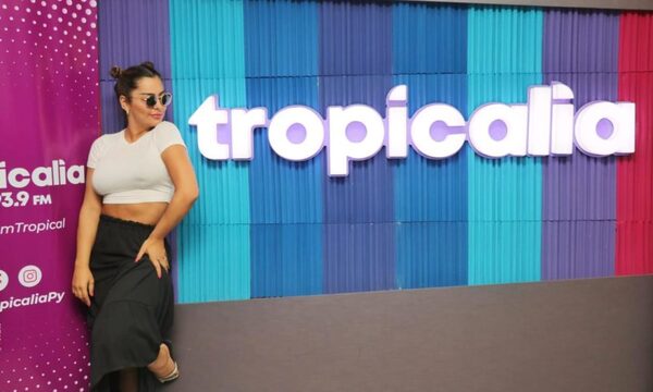 Larissa a la familia de Tropicalia