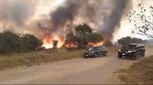 Crónica / ¡Milagrosa lluvia! evitó un feroz incendio en Chaco'i