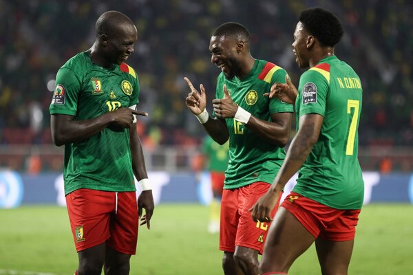 Camerún sufre ante la debilitada Comoras, pero ya está en cuartos de la Copa de África