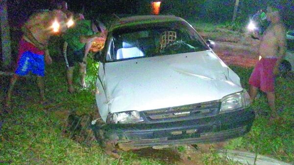 "Pasajero" robó taxi con conductor  a bordo