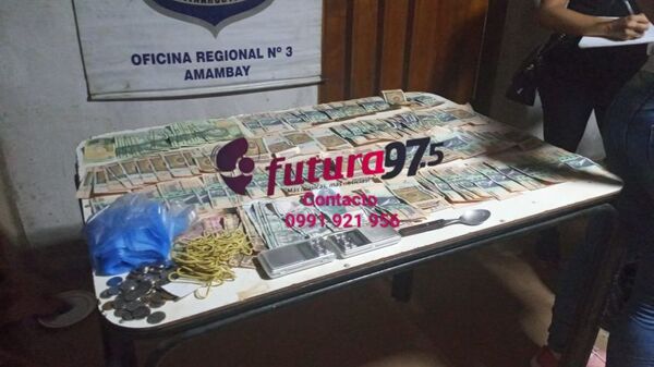 Allanamiento en el Barrio San Blas de PJC deja como saldo dinero en efectivo y varios objetos incautados