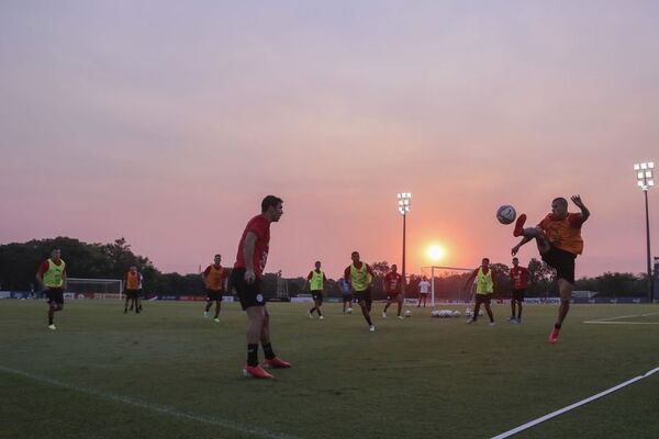 Albirroja, sin Medina y poco ensayo - Selección Paraguaya - ABC Color
