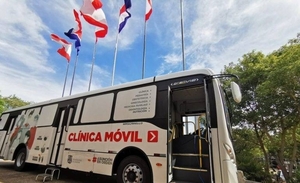 Diario HOY | Vacunan contra el Covid en clínica móvil de comuna capitalina