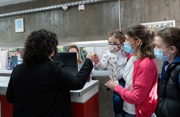 Argentina acelera vacunación contra el covid-19 en la población escolar para clases presenciales seguras
