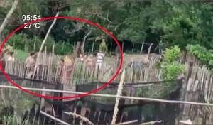 Crónica / De un varillazo habrían matado a joven en moqueteada vecinal