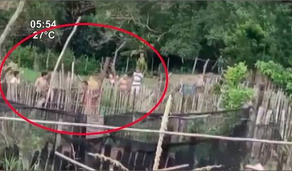 Crónica / De un varillazo habrían matado a joven en moqueteada vecinal