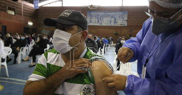La Nación / Sugieren uso de mascarillas quirúrgicas y las N95 porque otorgan mayor protección