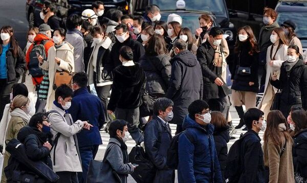 Japón amplía las restricciones a la mayoría de sus regiones ante casos récord - Mundo - ABC Color