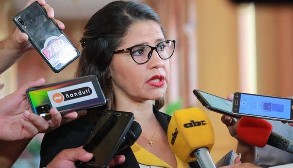 Cecilia Pérez descarta su salida del Ministerio de Justicia