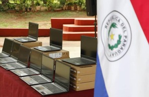 Docentes del Chaco reciben notebooks y MEC proyecta entregar 7.500 equipos antes del inicio de clases - .::Agencia IP::.