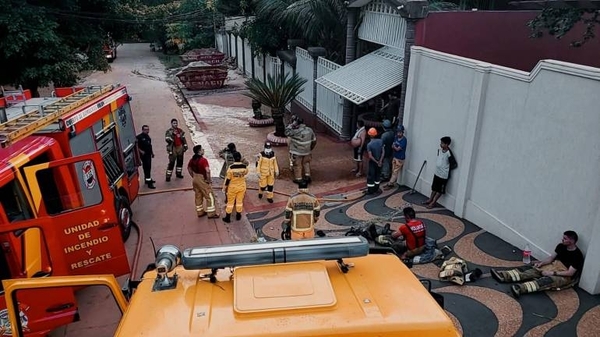Diario HOY | Dramático rescate de toda una familia tras incendio en casa de jueza