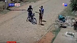 Agotante inseguridad: Motochorro atacó a adolescentes en Luque | Noticias Paraguay