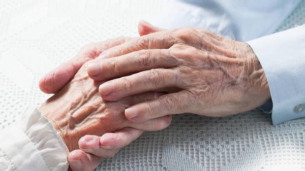 Diario HOY | Preocupan muertes domiciliarias de adultos mayores: “La ola de calor afecta a abuelitos”