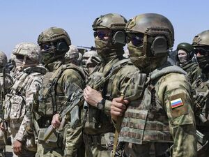 Rusia redobla la amenaza sobre Ucrania con gran despliegue de sus tropas en maniobras navales, aéreas y terrestres en la fronte
