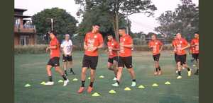 Fabian Balbuena y Braian Samudio ya entrenan con la Albirroja absoluta - La Clave