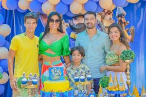 Gloria Vera y Julio Cáceres celebraron la vida de Kevin - Gente - ABC Color
