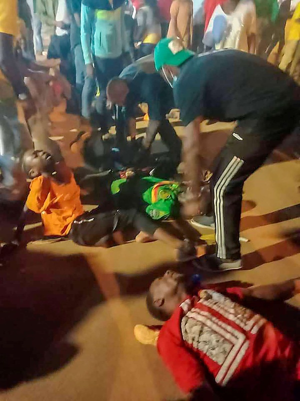 Tragedia en la Copa África: murieron ocho personas por una avalancha antes de un partido