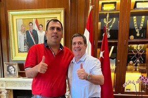 Pipo Díaz Verón abandona Añetete y se suma a Honor Colorado - Noticiero Paraguay