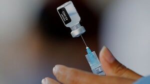 Infectarse y vacunarse o viceversa provoca una respuesta inmune más robusta
