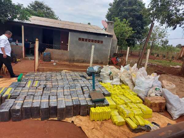 Incautan casi 1800 kg de marihuana tras un operativo realizado en Alto Paraná - Megacadena — Últimas Noticias de Paraguay