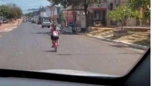 Niña de 5 años escapó de su casa y pedaleó en bici 1 kilómetro