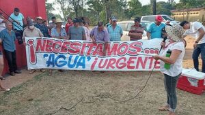 Pobladores realizaron un cierre intermitente de ruta Paeaguarí - Villarrica en reclamo de agua  - Nacionales - ABC Color
