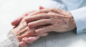 Preocupan muertes domiciliarias de adultos mayores: “La ola de calor afecta a abuelitos”