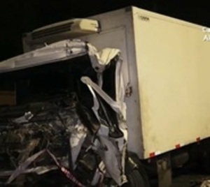 Camión choca a transganado en Mariano Roque Alonso - Paraguay.com