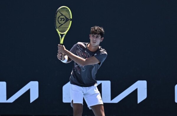 Dani Vallejo sigue avanzando y ya está en cuartos del Australian Open Junior