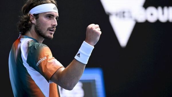 Stefanos Tsitsipas renace para someter a Sinner