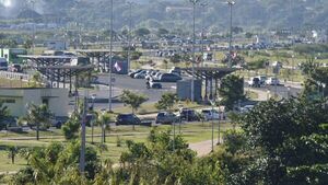 MOPC sostiene que la Comuna manipuló cables de postes en la Costanera