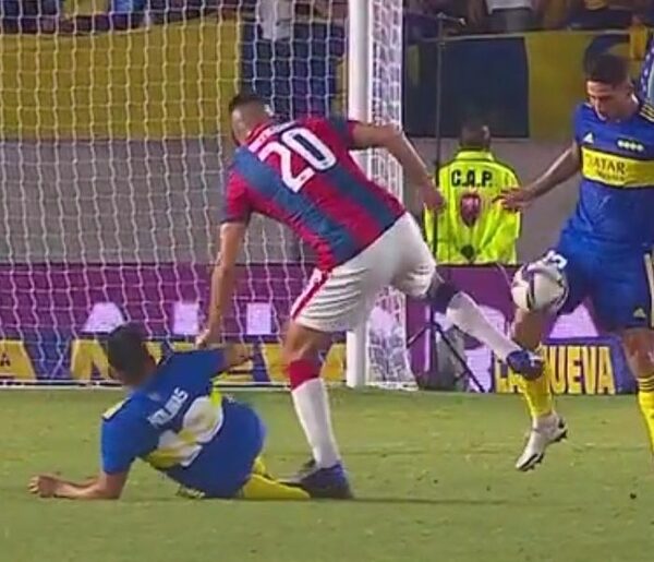 Cañean al “gordo” Ortigoza por pisar a péndex de Boca (VIDEO)