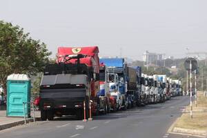 Crónica / Camioneros consideran "catastrófico" aumento jey de combustible