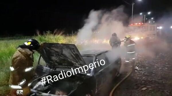 Vehículo se incendió en la línea internacional