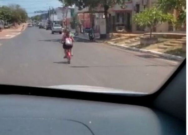 Niña de 5 años escapó de su casa y pedaleó en bici 1 kilómetro