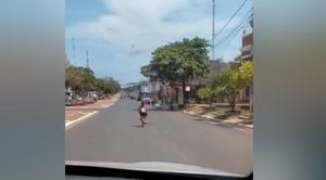 Diario HOY | Niña escapó en bici para ir a jugar en la plaza y un fiscal la rescató