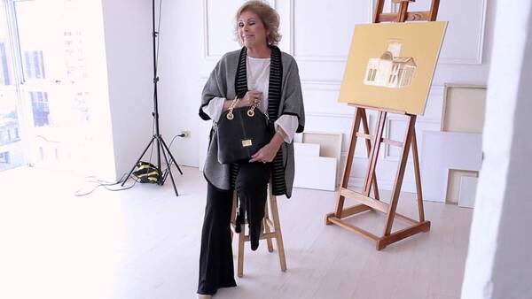 Esperanza Gill: "Artista no es el que pinta, sino el que sabe crear"