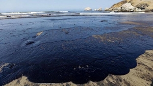 Diario HOY | Nuevo derrame en ducto de refinería de Repsol en costa de Perú