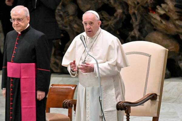 El papa pidió “no condenar” a un hijo porque tenga una diferente orientación sexual