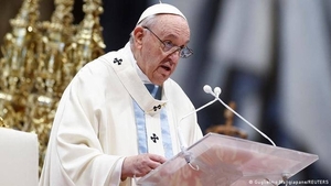 Diario HOY | El papa pide "no condenar" a un hijo homosexual