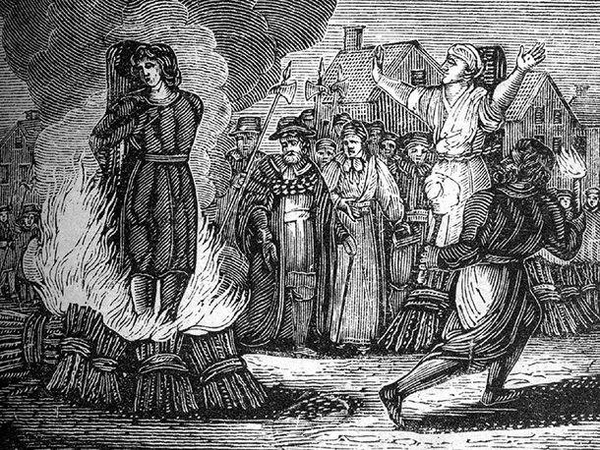 Diario HOY | Cataluña limpia la memoria de sus 'brujas', "víctimas de una persecución misógina"